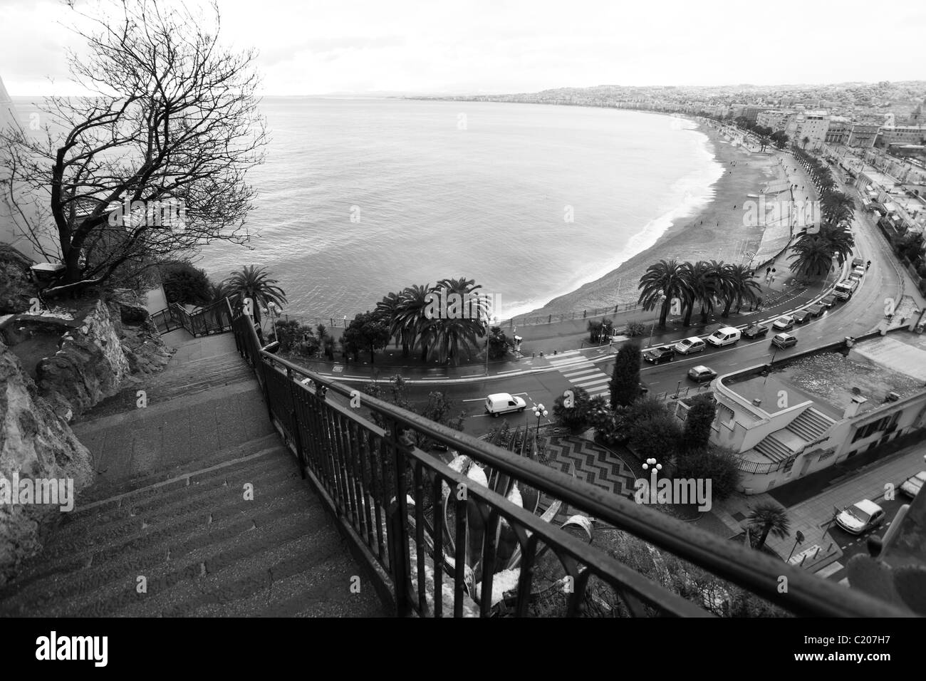 Immagine in bianco e nero della scalinata che conduce al castello di Nizza Foto Stock