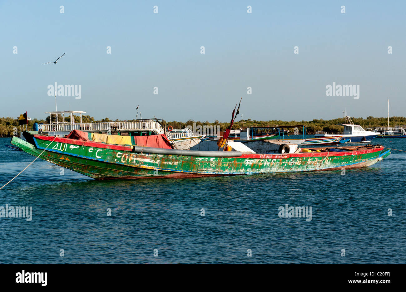 Ostriche barca da pesca a Denton Bridge, Banjul (Gambia, Africa occidentale Foto Stock