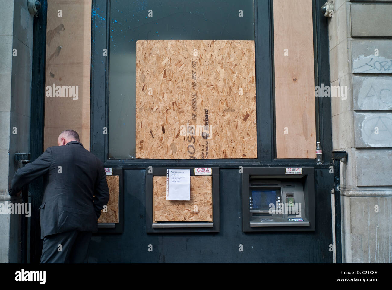 Banche danneggiata dopo 26 marzo tumulti, Londra Foto Stock