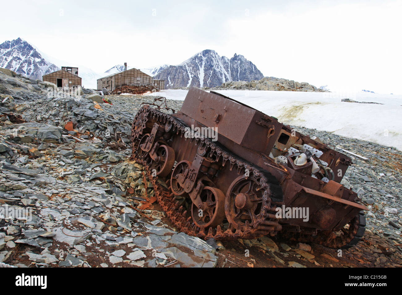 [Caterpillar-veicolo cingolato] a [Est Base] (1940-1941 1947-1948) degli Stati Uniti servizio antartico su [Stonington Island] Foto Stock