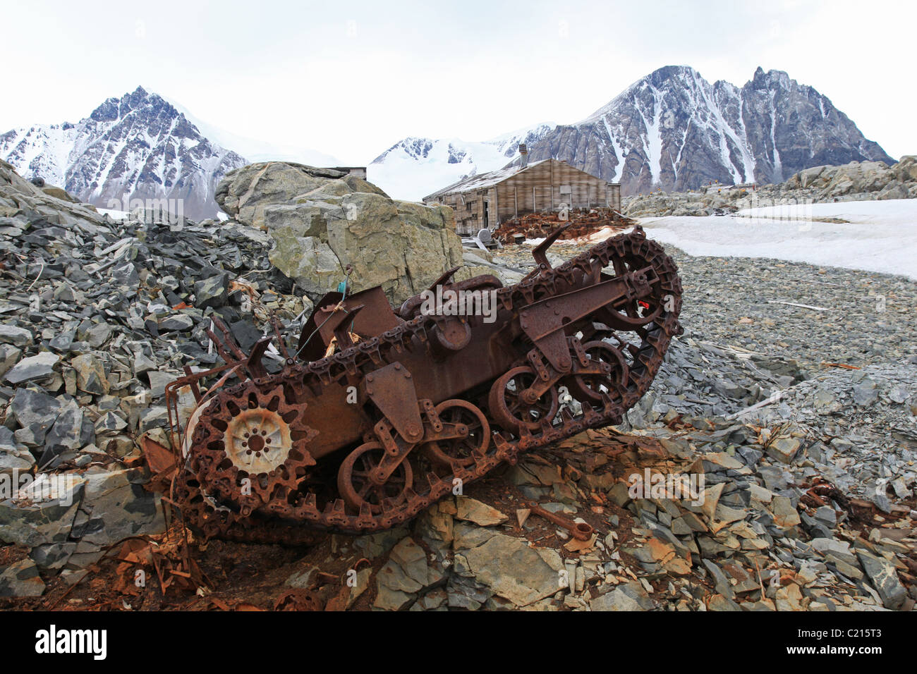 [Caterpillar-veicolo cingolato] a [Est Base] (1940-1941 1947-1948) degli Stati Uniti servizio antartico su [Stonington Island] Foto Stock
