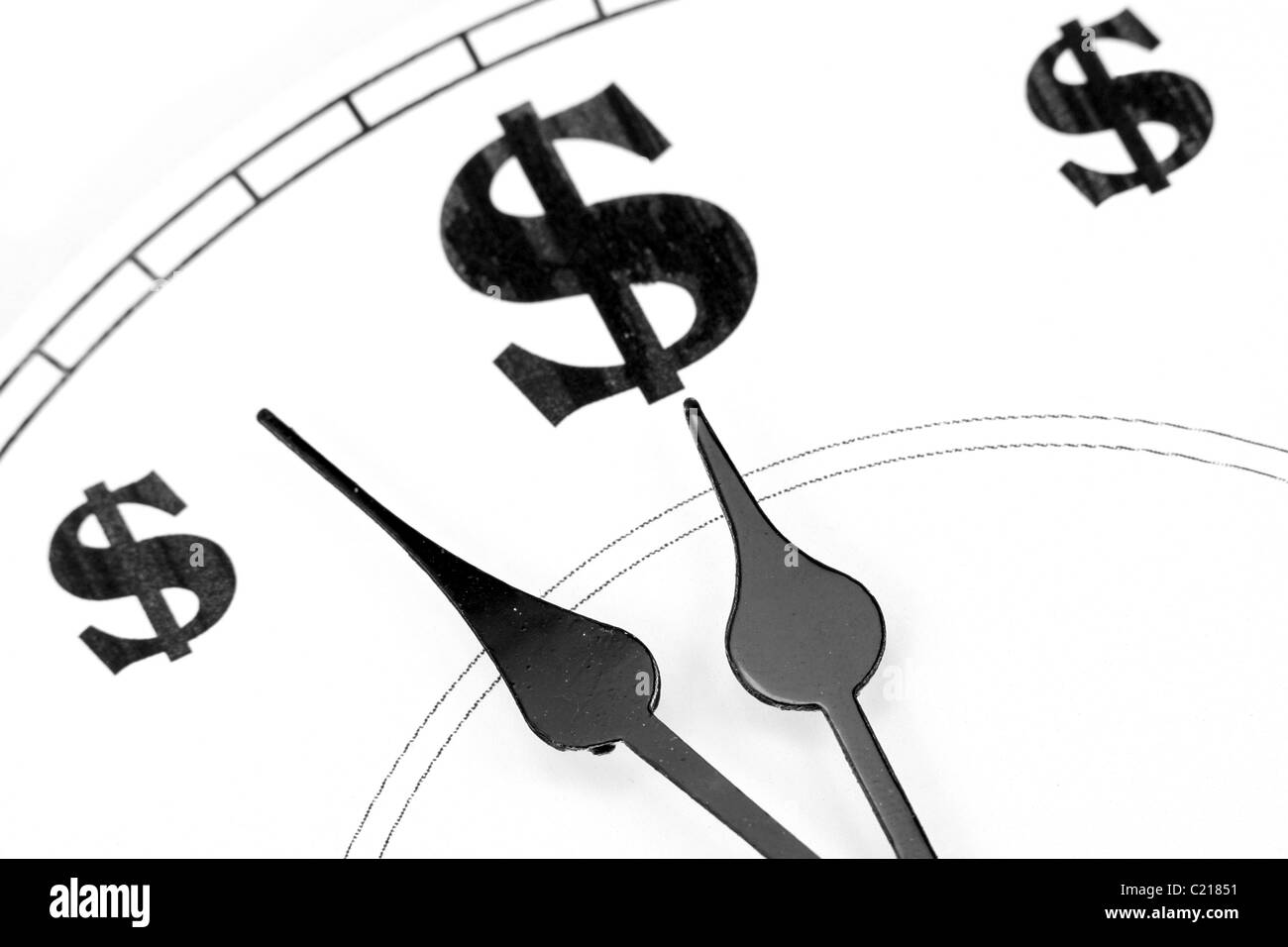 Orologio e simbolo del dollaro, il concetto di tempo è denaro Foto Stock
