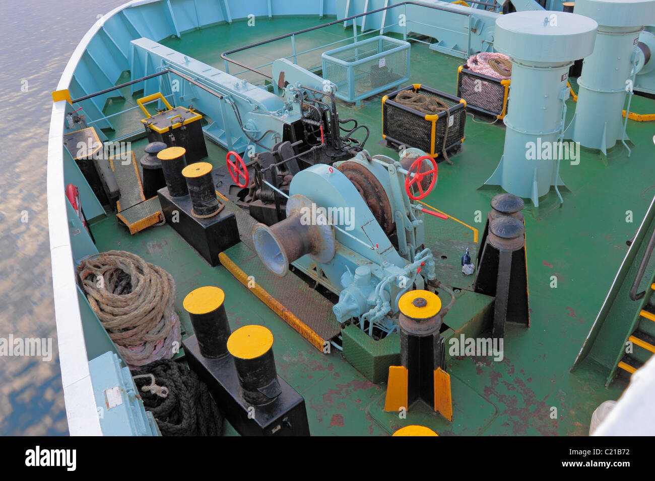 Verricello di ancoraggio e di ormeggio cabestani sul Kennacraig a Port Askaig ferry Foto Stock