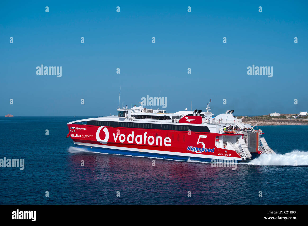 Hellenic Seaways Highspeed 5 traghetto crociera sul Mare Egeo vicino alla costa del Cyclade isola di Paros. Foto Stock
