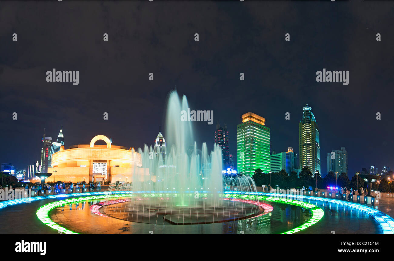 Shanghai Piazza del Popolo con la Shanghai Art Museum Foto Stock