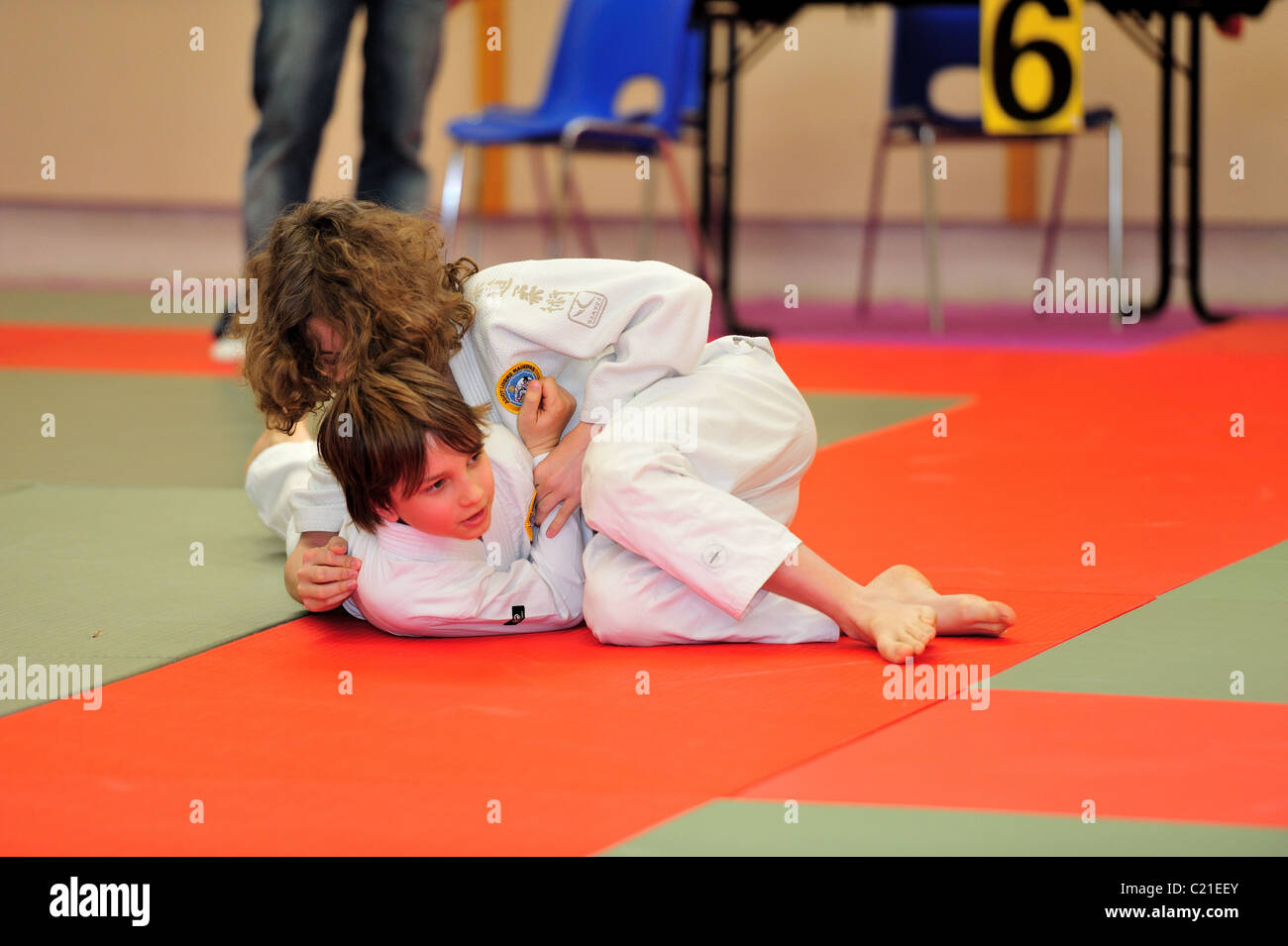 Il judo la concorrenza degli adolescenti Foto Stock