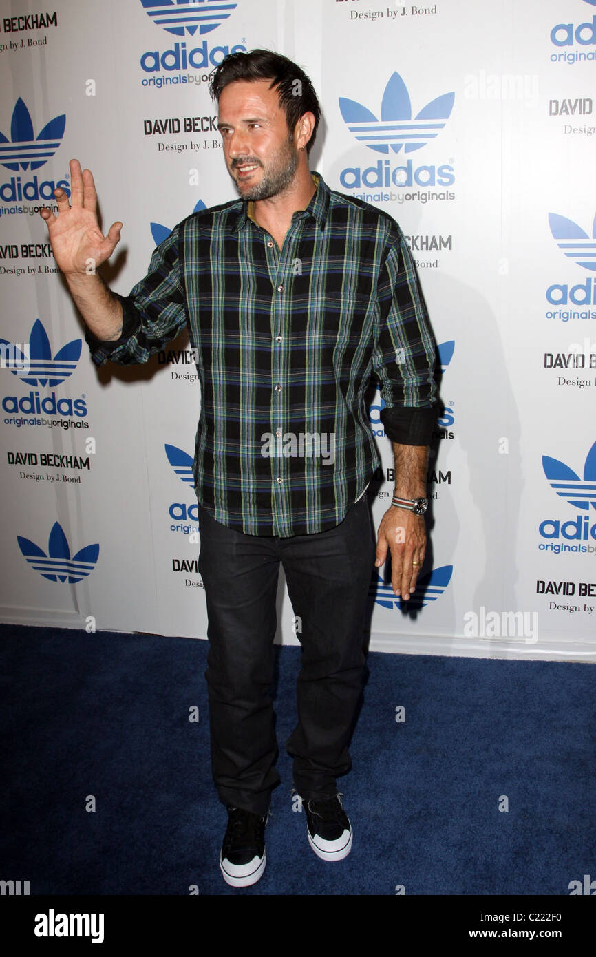 David Arquette David Beckham e designer James Bond festeggia il lancio di  Adidas Originals by Originals linea alla Adidas Foto stock - Alamy