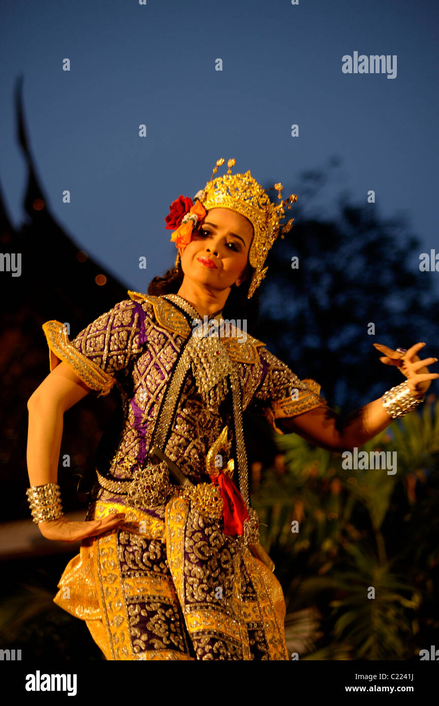 Thai ballerina classica presso il museo di Bangkok week-end show , bangkok, Thailandia Foto Stock