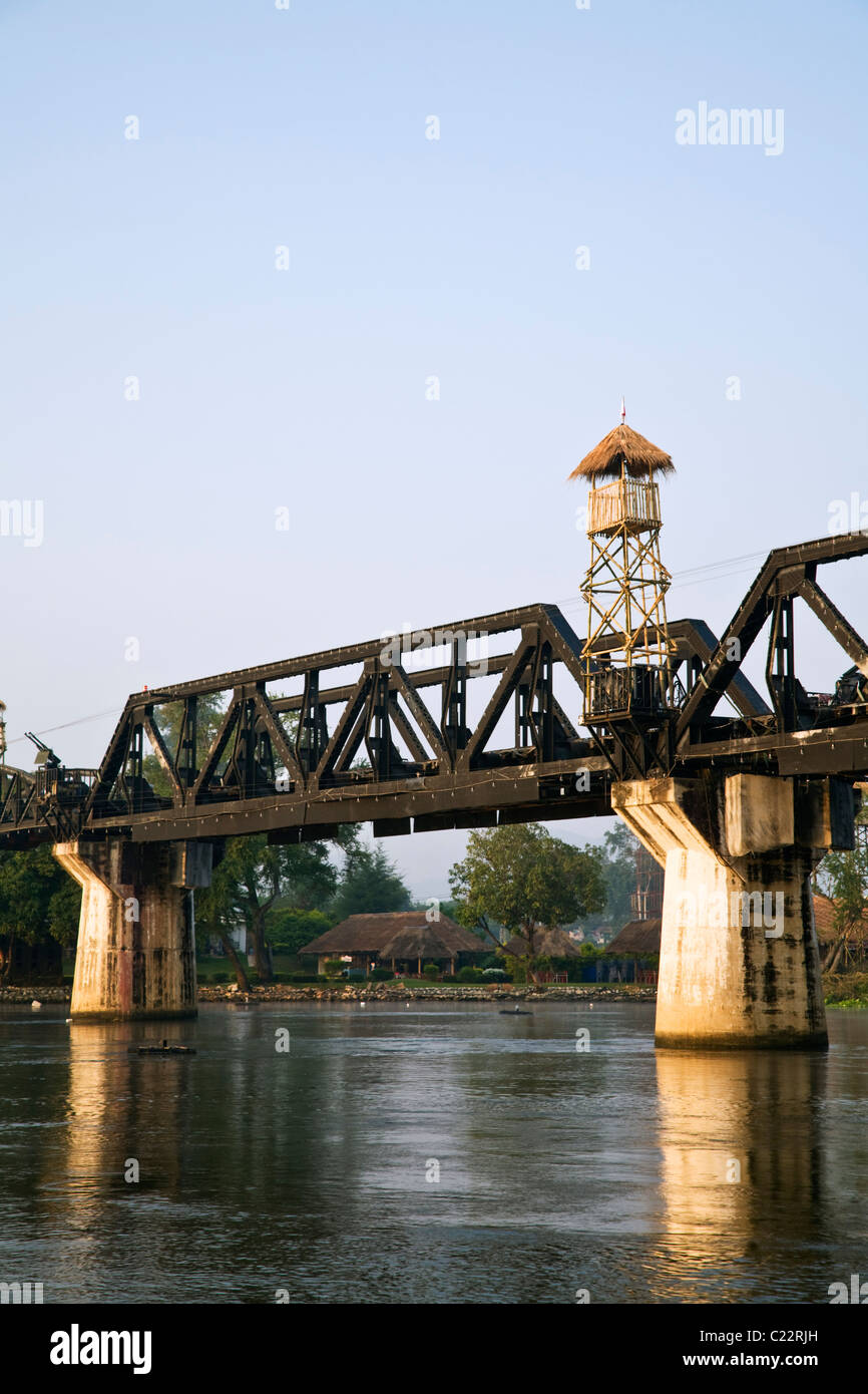 La ferrovia della morte Bridge (Ponte sul Fiume Kwai). Kanchanaburi, Kanchanaburi Thailandia Foto Stock