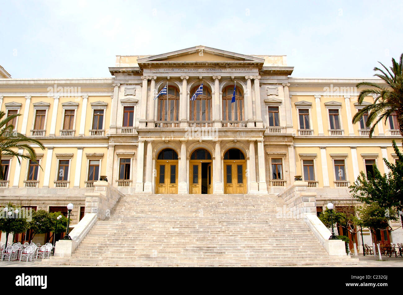 Il neoclassico Municipio di Hermoupolis. Costruire dall'architetto tedesco Ernest Ziller nel 1886. Foto Stock