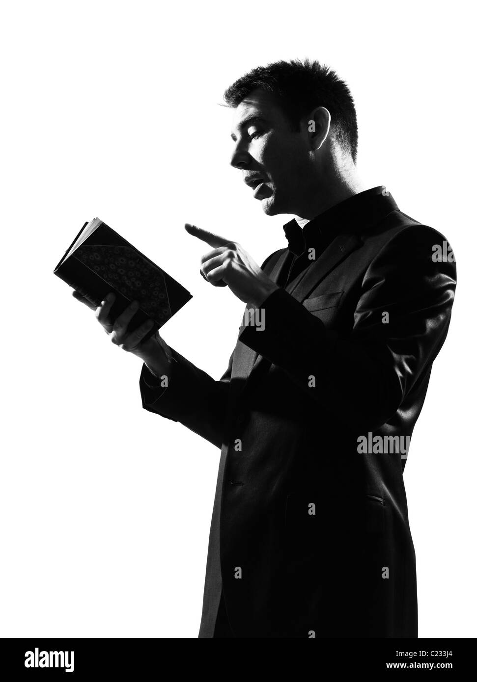 Silhouette caucasian uomo d affari con appunti che esprimono il comportamento di lunghezza completa su studio isolato sfondo bianco Foto Stock