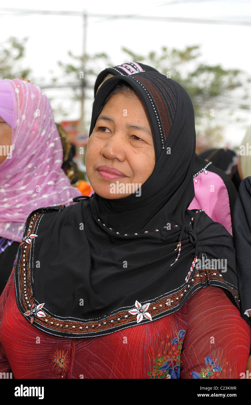 La nonna della sposa , nozze islamica , comunità musulmana , bangkok, Thailandia Foto Stock