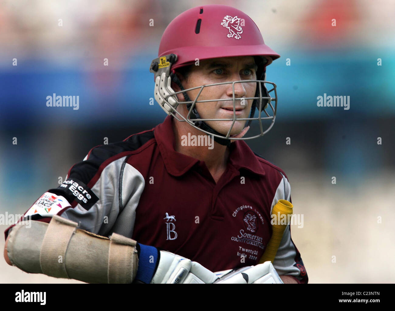 Somerset battitore Justin Langer cammina indietro per il padiglione durante il Somerset vs New South Wales Blues Champions League Foto Stock