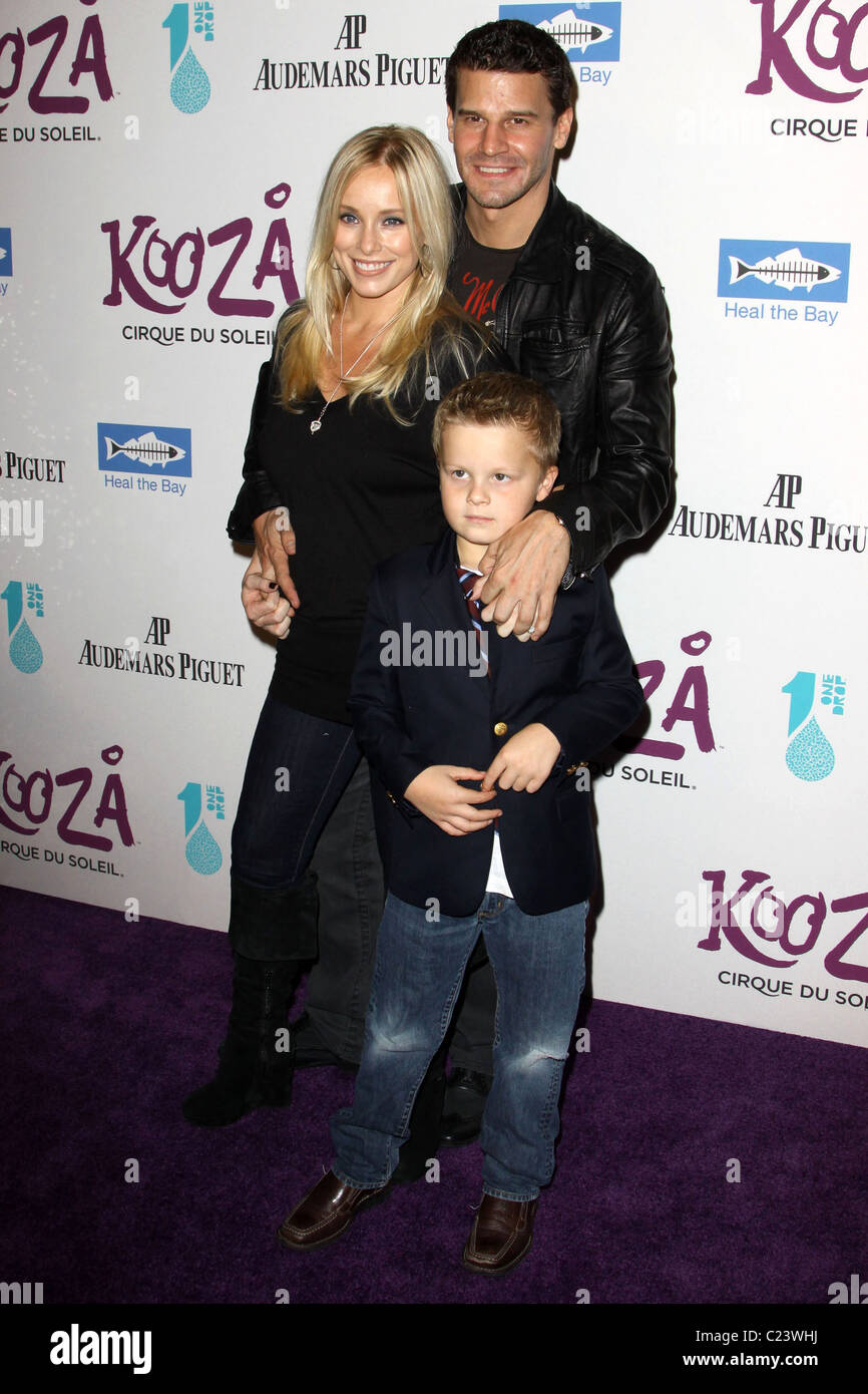 David Boreanaz, moglie Jaime Bergman e figlio Jayden Rayne Boreanaz  frequentando KOOZA, il big top mostra itinerante dal Cirque du Foto stock -  Alamy