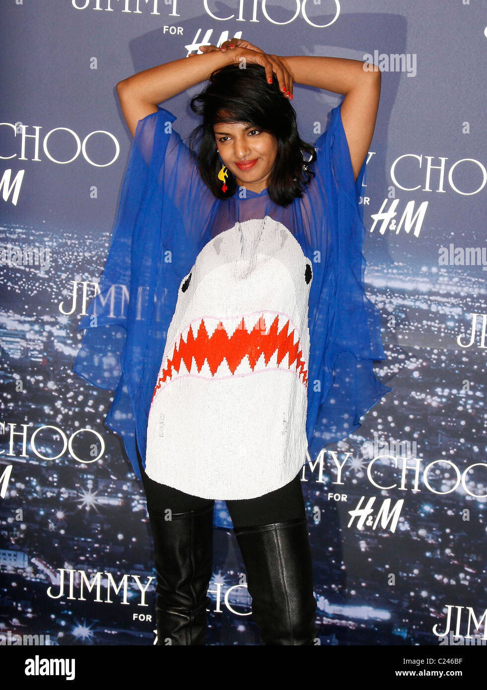 M.I.A. Aka Mathangi Arulpragasam arrivando a Jimmy Choo per H&M Launch Party tenuto presso una residenza privata West Hollywood, Foto Stock