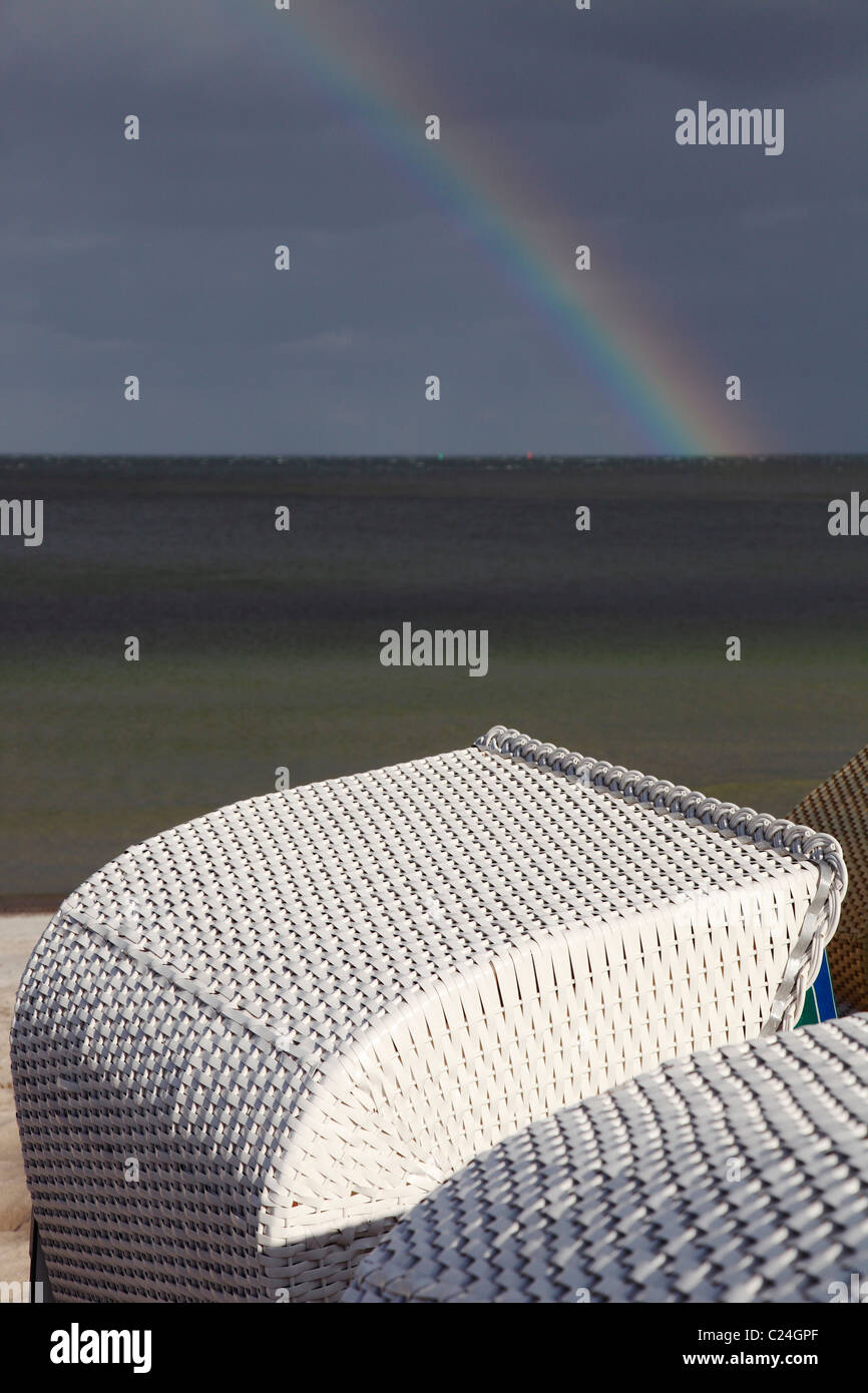 Rainbow oltre Baltico; Regenbogen über Ostsee Foto Stock