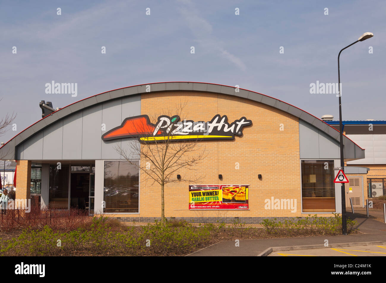 Pizza Hut a Longwater Retail Park in Norwich , Norfolk , Inghilterra , Inghilterra , Regno Unito Foto Stock Pizza Hut a Longwater Retail Park in Norwich , Norfolk , Inghilterra , Inghilterra , Regno Unito Foto Stock