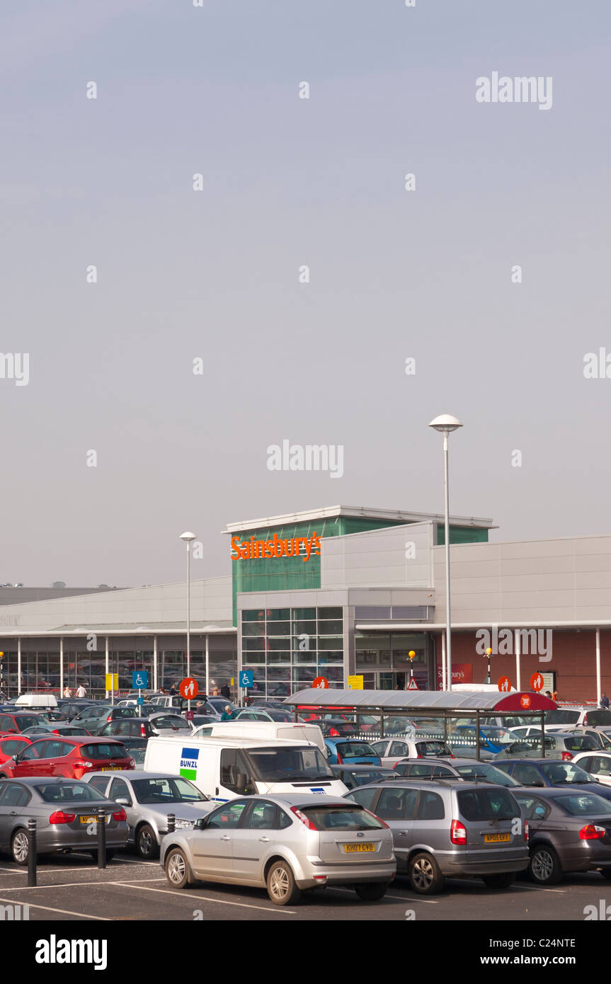 Supermercato Sainsburys a Longwater Retail Park in Norwich , Norfolk , Inghilterra , Inghilterra , Regno Unito Foto Stock Supermercato Sainsburys a Longwater Retail Park in Norwich , Norfolk , Inghilterra , Inghilterra , Regno Unito Foto Stock