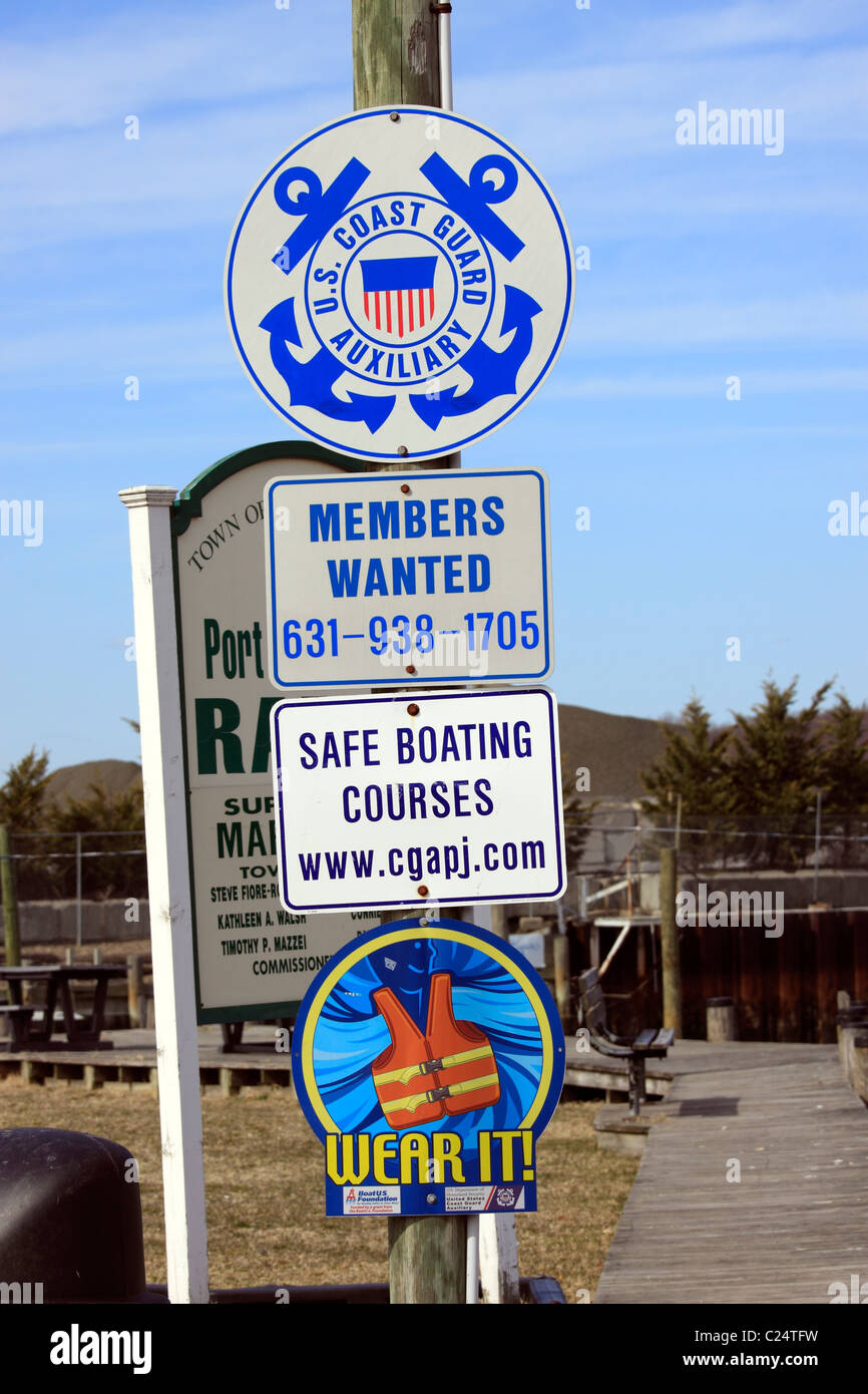 Sicurezza in barca e altri segni, Long Island NY Foto Stock