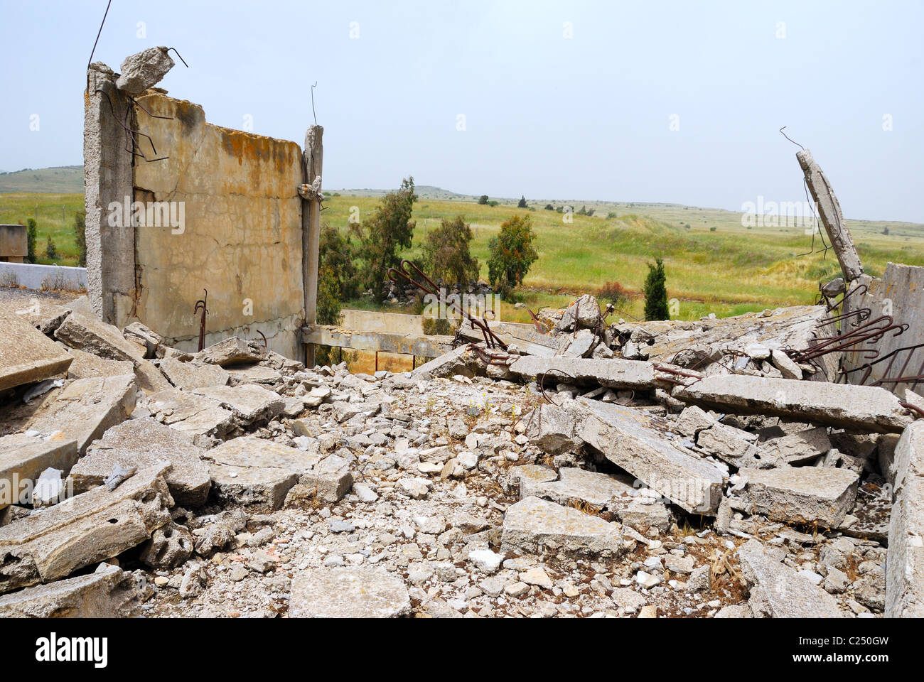 La gettata di edifici nella zona smilitarizzata sul confine Syrian-Israeli Foto Stock
