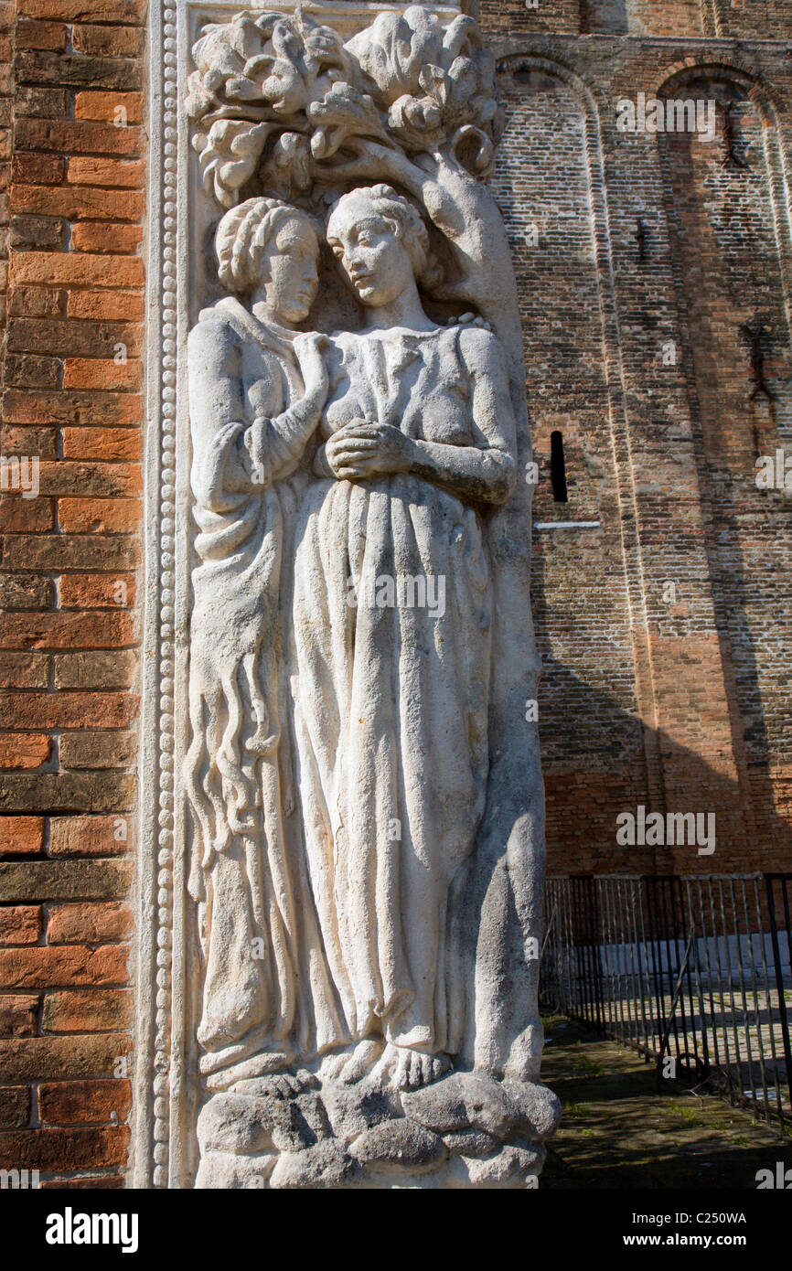 Venezia - statua da atrio della torre campanaria da hl. Maria e la chiesa Dontao - isola di Murano Foto Stock