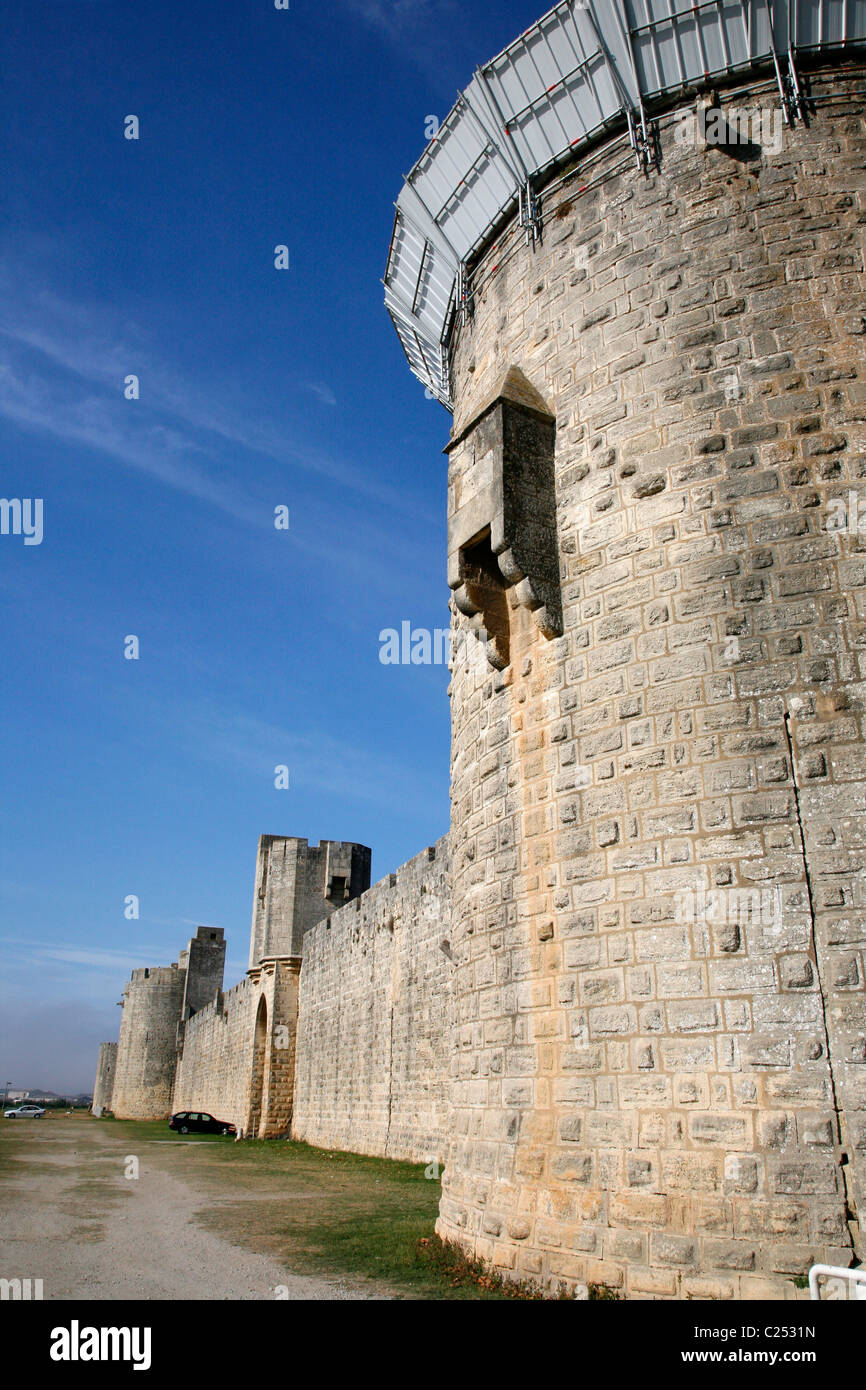 Vista sui bastioni di Aigues Mortes, Provenza, Francia. Foto Stock