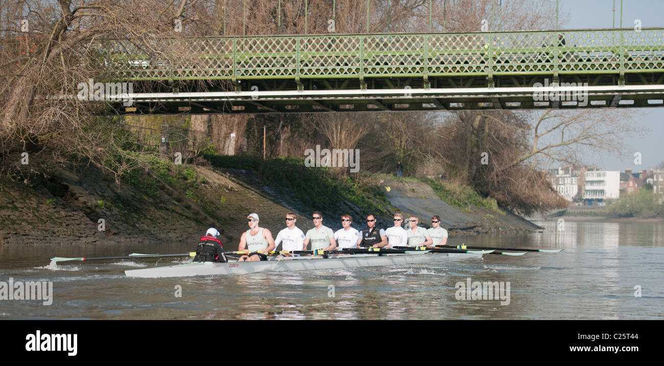 Il Xchanging Oxford & Università di Cambridge Boat Race 2011 Foto Stock