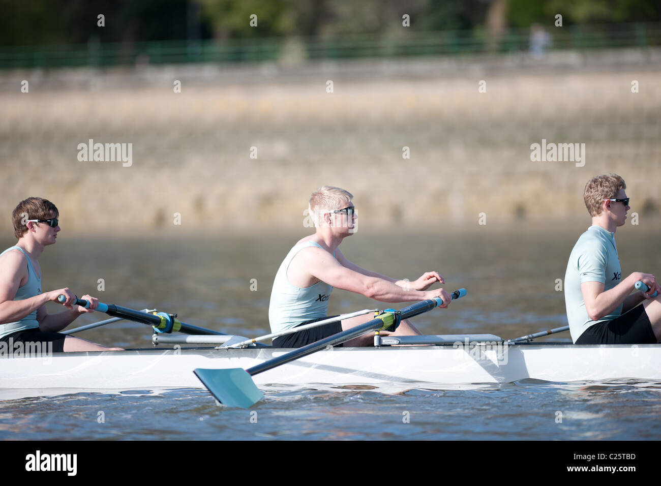 Il Xchanging Oxford & Università di Cambridge Boat Race 2011 Foto Stock