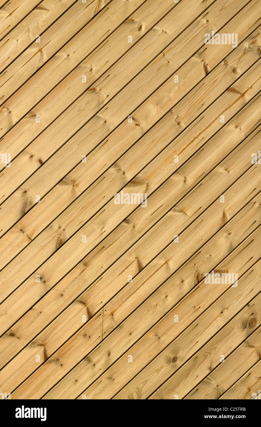 Decking in legno tavole modello diagonale vicino. Foto Stock