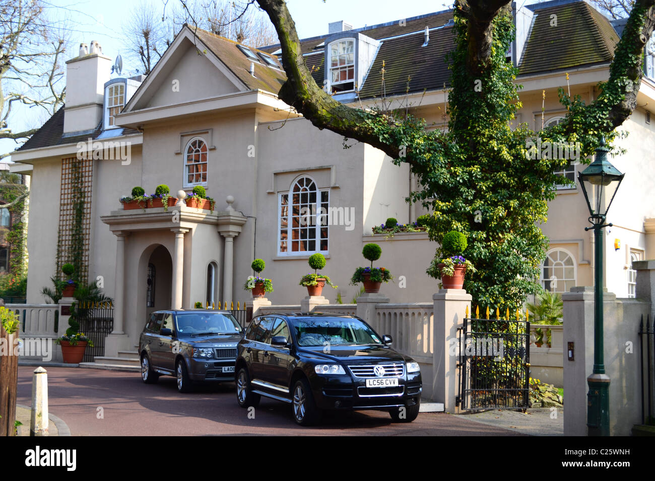 Spettacolare free standing house in posizione tranquilla nel quartiere di Kensington, London, Regno Unito ARTIFEX LUCIS Foto Stock