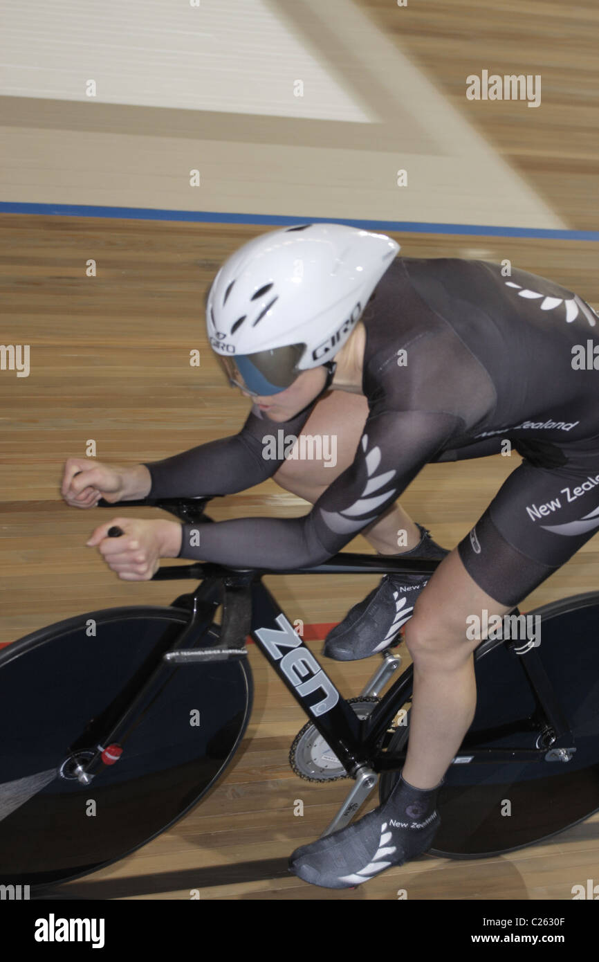 Joanne KIESANOWSKI nuova zelanda donna omnium inseguimento individuale UCI via del Campionato del Mondo di Ciclismo Apeldoorn 25 Marzo 2011 Foto Stock