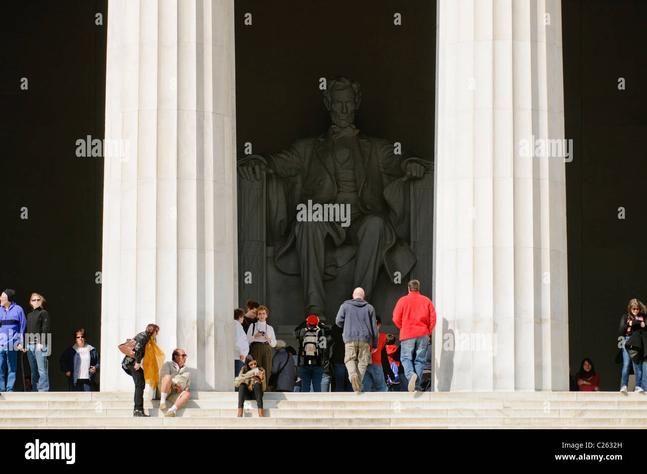 WASHINGTON DC, Stati Uniti d'America - i turisti che visitano il Lincoln Memorial sull'estremità occidentale del National Mall di Washington DC Foto Stock