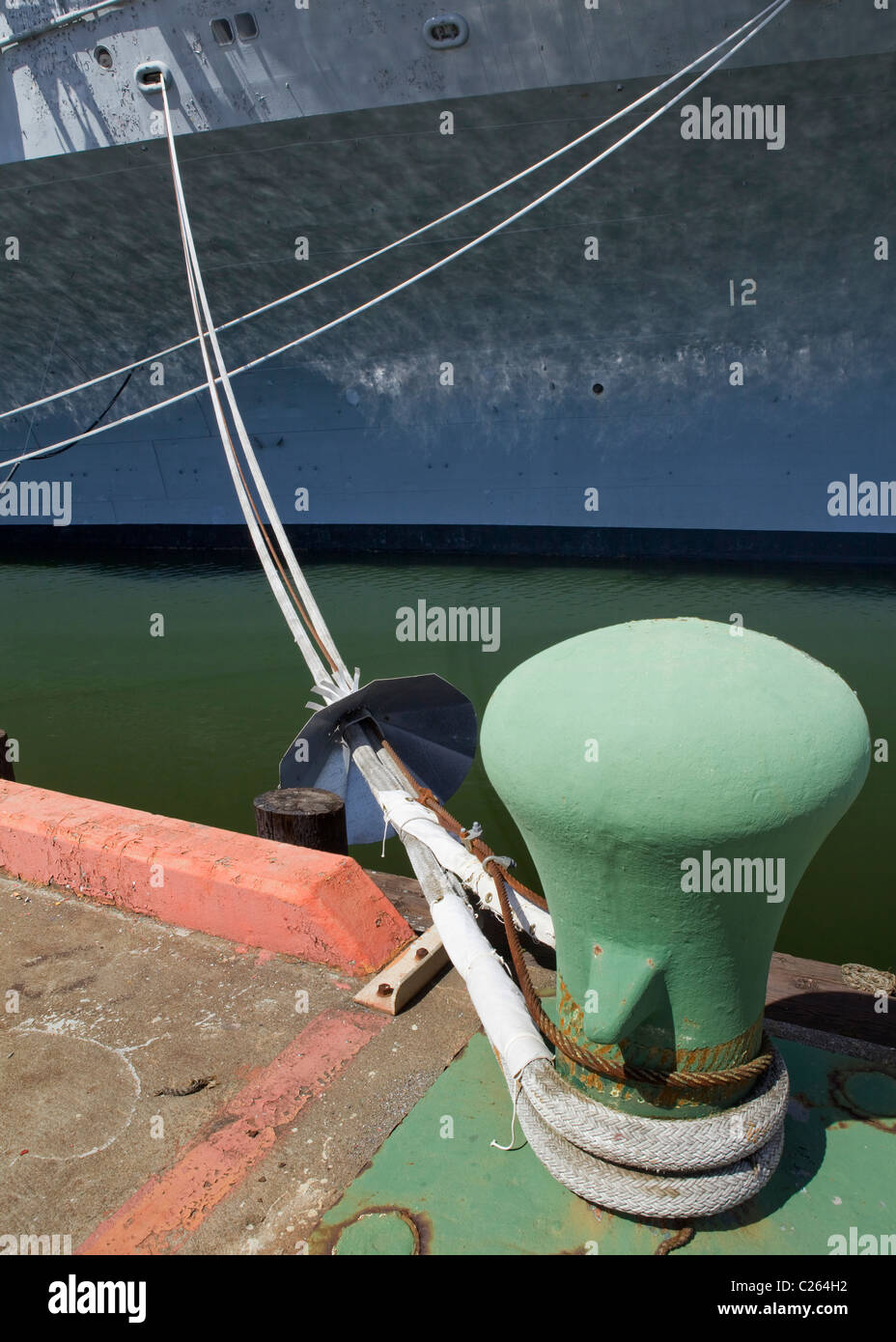 Una grande nave tie-down, aka bollard ormeggio - USA Foto Stock