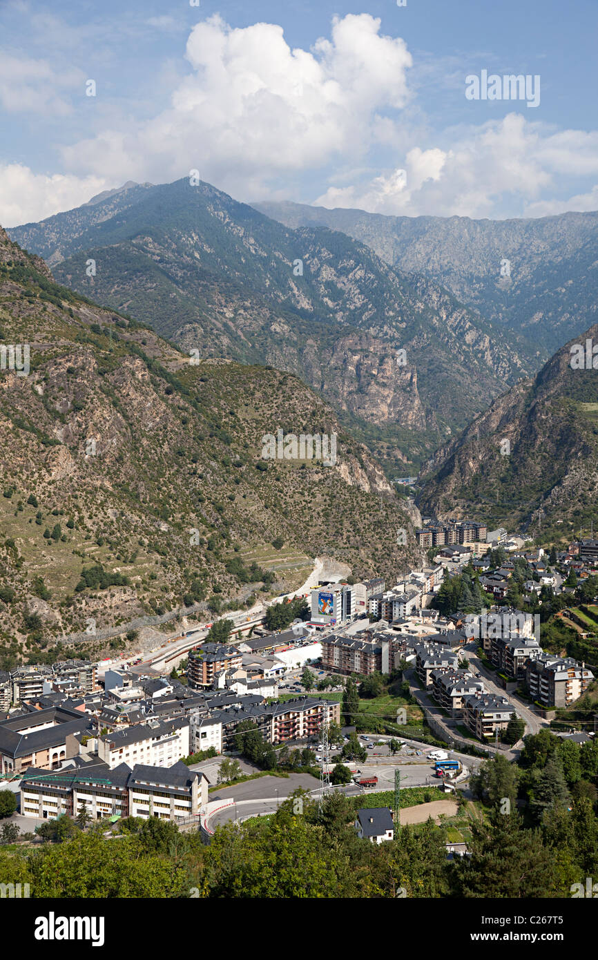 Trainare in valle di montagna di Sant Julia de Loria Andorra Foto Stock