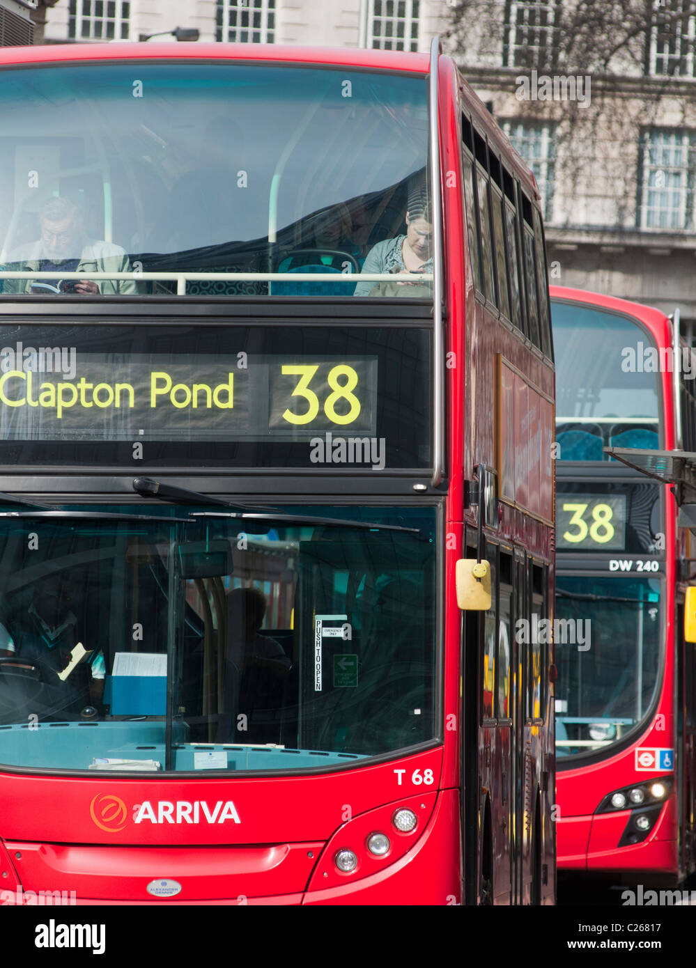 New London bus alla stazione degli autobus di Victoria. In Inghilterra. Foto Stock