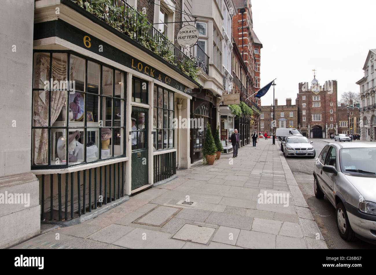 Serratura e azienda Hatters modista St James Street, Westminster, London Regno Unito Foto Stock