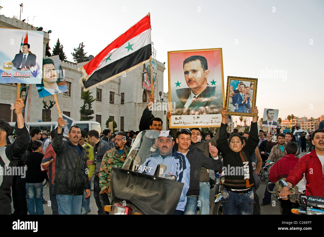 La siria manifestazione Pro 2011 Presidente Bashar Al Assad Hama Foto Stock