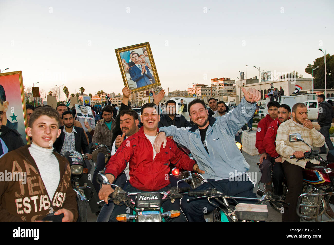 La siria manifestazione Pro 2011 Presidente Bashar Al Assad Hama Foto Stock