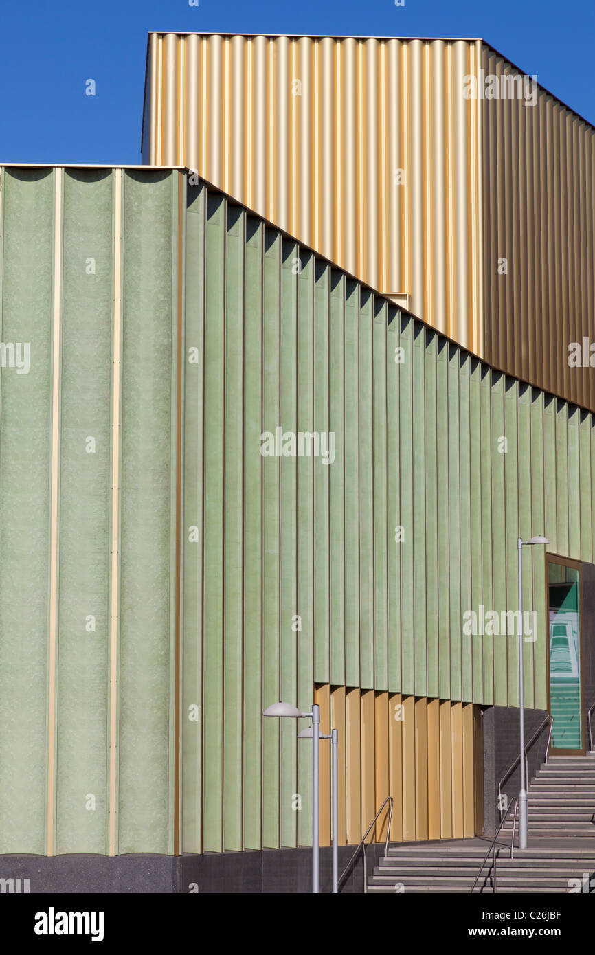 Nottingham galleria d'arte contemporanea croce nei giorni feriali Nottingham Nottinghamshire England Regno Unito GB EU Europe Foto Stock