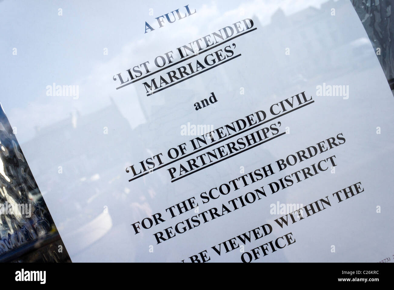 Kelso, Scottish Borders, Regno Unito - avviso in segreteria per la finestra di elenco di matrimoni e di partenariati civile Foto Stock