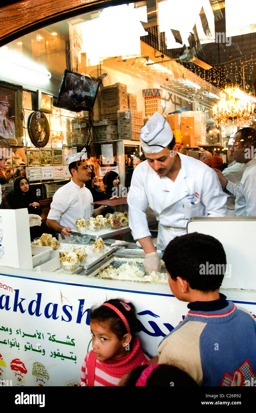 Gelato a Damasco in Siria Bazaar Souk Souq market shop Foto Stock