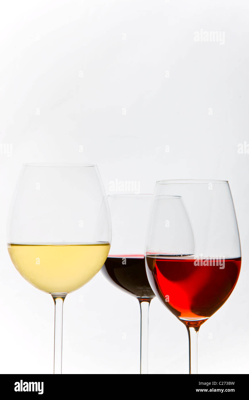 Bicchieri di bianco, rosso e i Vini Rosati Foto Stock