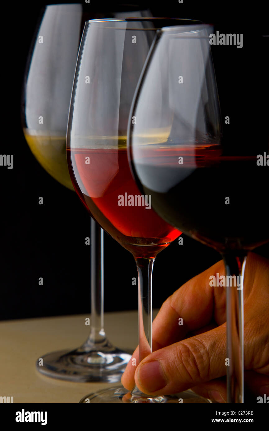 Bicchieri di bianco, rosso e i Vini Rosati Foto Stock