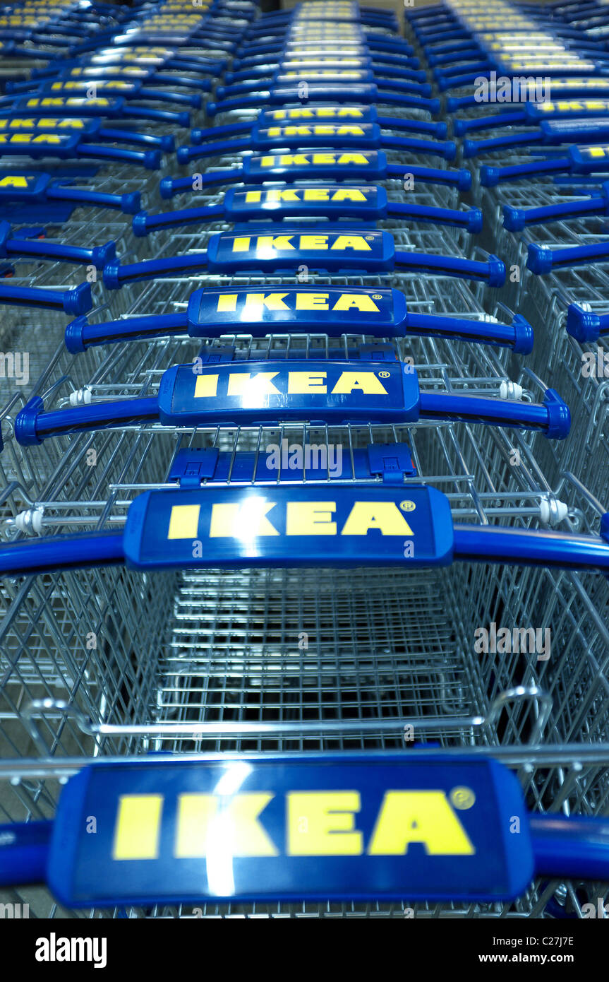 Ikea carrelli di shopping Foto Stock