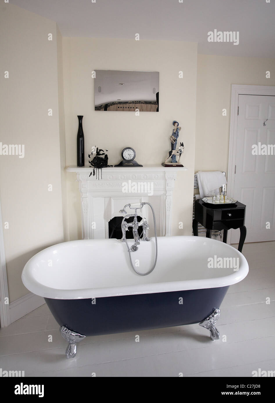 Bagno in camera da letto Skullery in Upton house bed and breakfast a Fowey, Inghilterra. Foto Stock