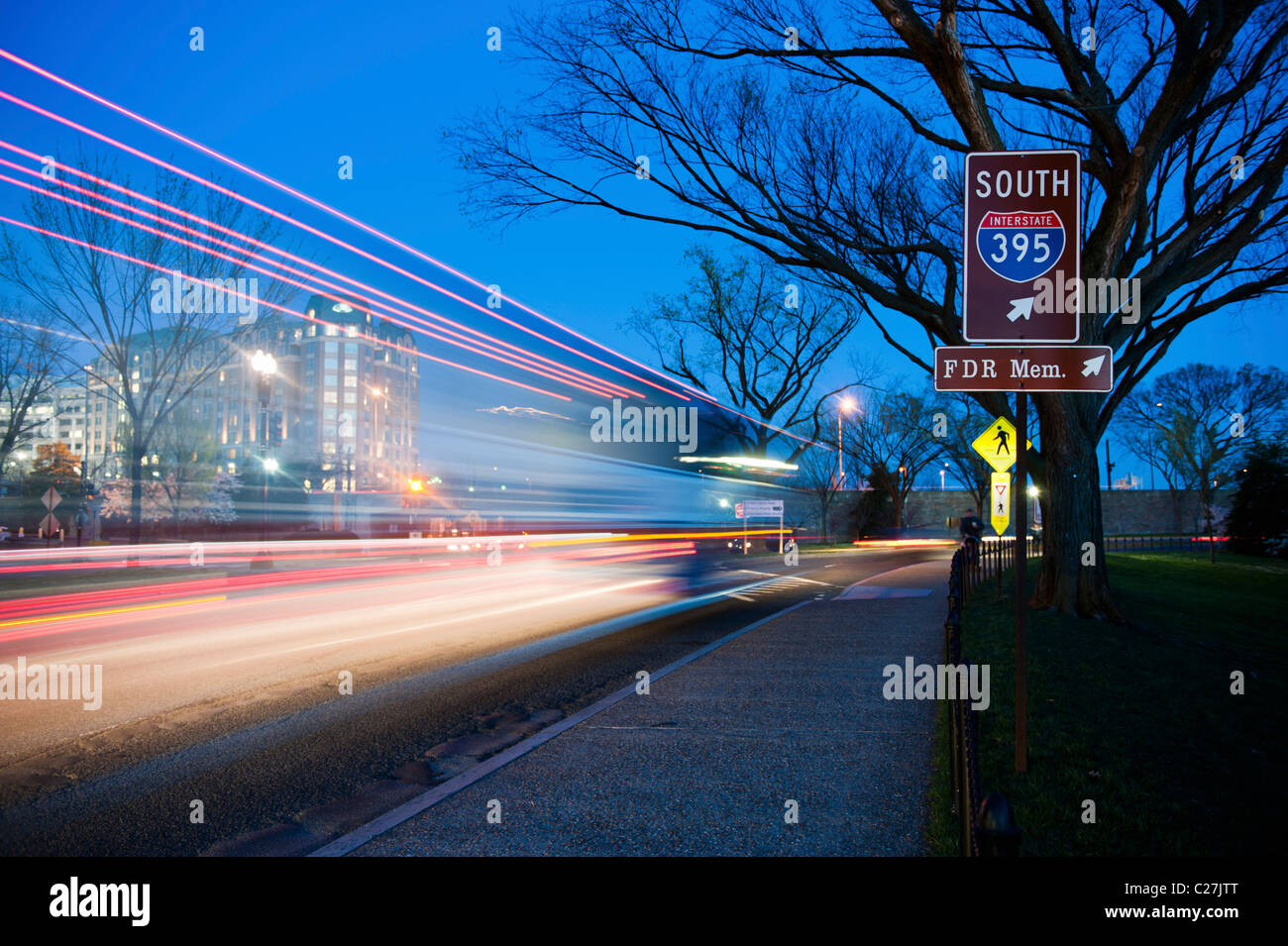 Washington DC, un veloce movimento di autobus diretto al di fuori della città. Foto Stock