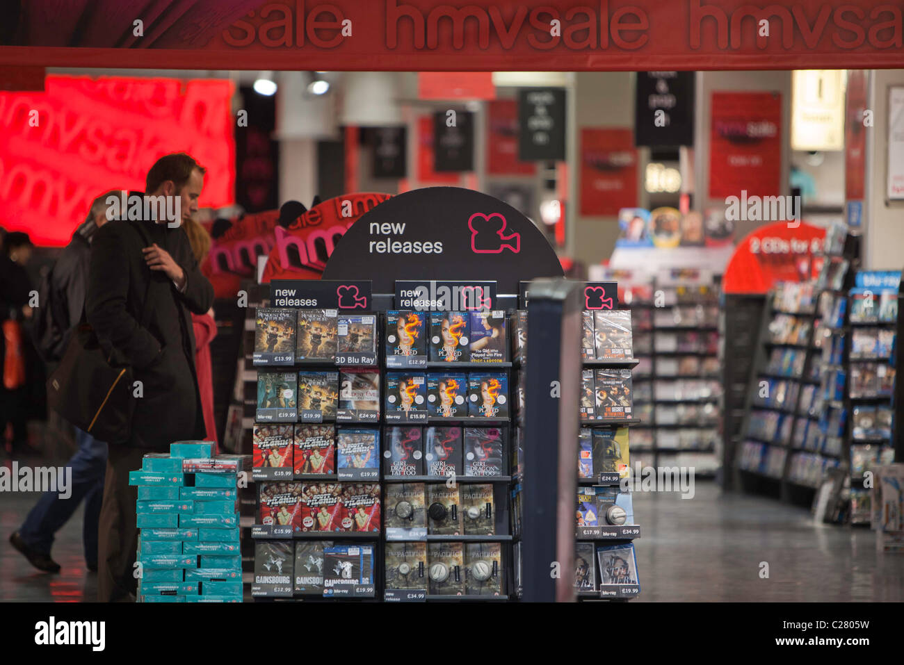 Il cliente shopping in un negozio di HMV, Londra. Foto Stock