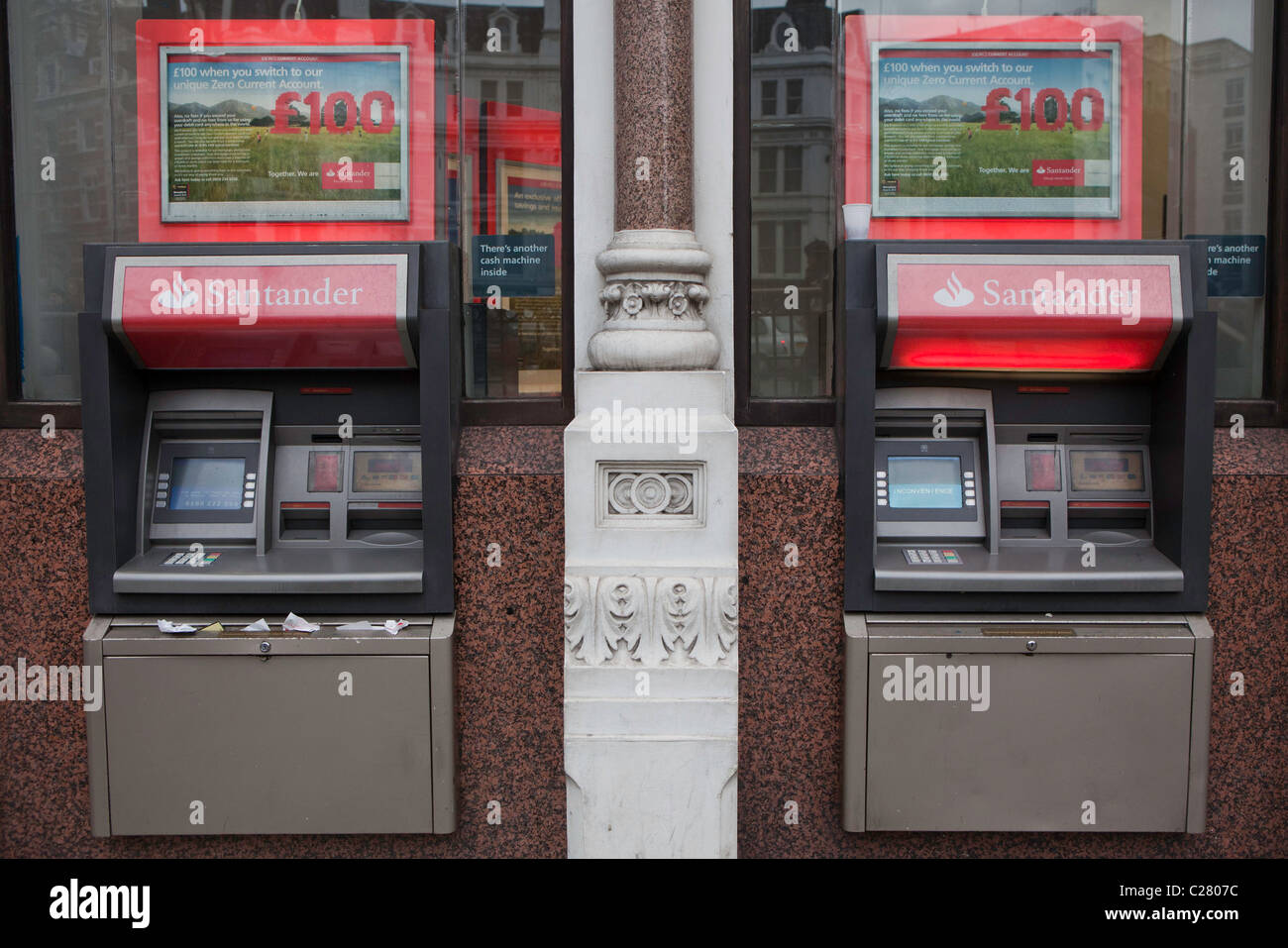 Santander ATM cash point macchine. Foto Stock