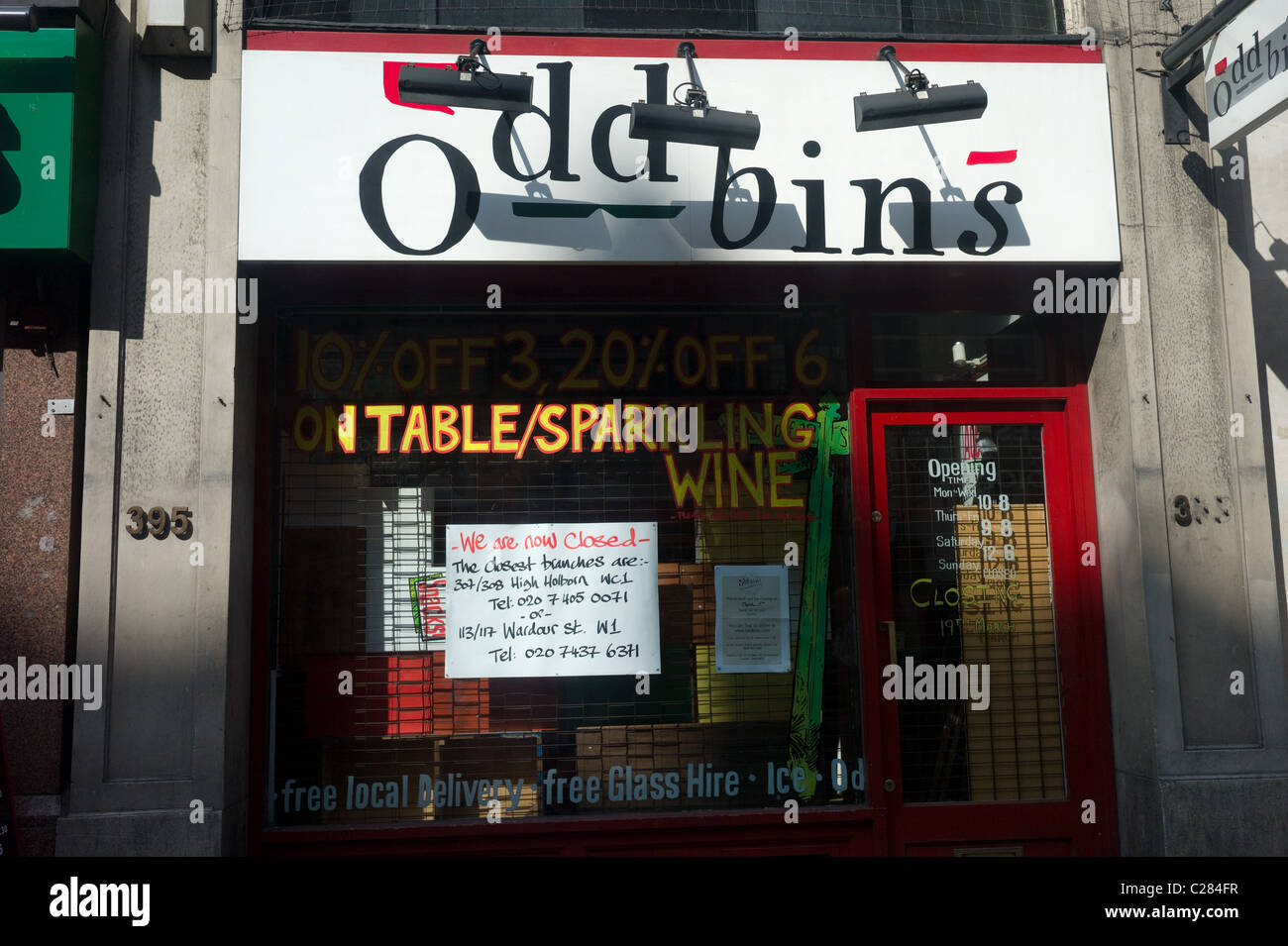 Un ramo chiuso di Oddbins sullo Strand Londra poco dopo andando in amministrazione Foto Stock
