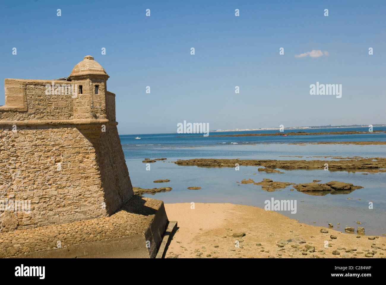 Castello di Santa Catalina da La Caleta Beach. Cadice, Andalusia. Spagna Foto Stock